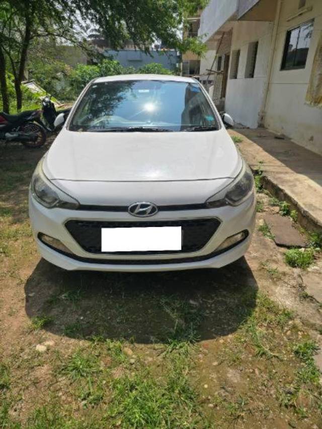 https://images10.gaadi.com/usedcar_image/4193938/original/processed_e1733df8-41ba-49b4-8d74-dac645d33c6b.jpg?imwidth=6400