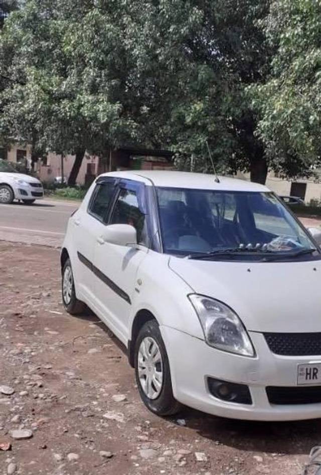 https://images10.gaadi.com/usedcar_image/4194058/original/processed_dbce46db-4b2f-4438-a0d5-c1a19ef521e1.jpg?imwidth=6400