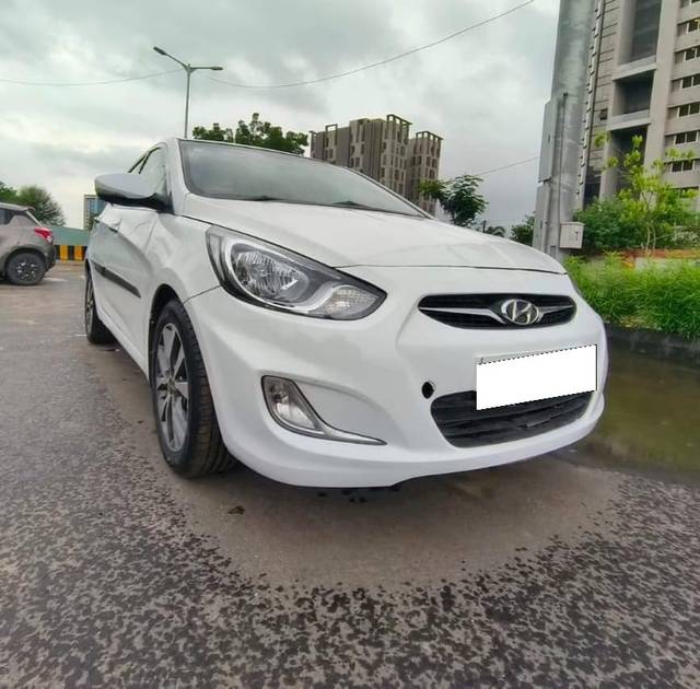 https://images10.gaadi.com/usedcar_image/4194066/original/processed_866566f2ce864e2b544386ff7d6f14a0.jpg?imwidth=6400