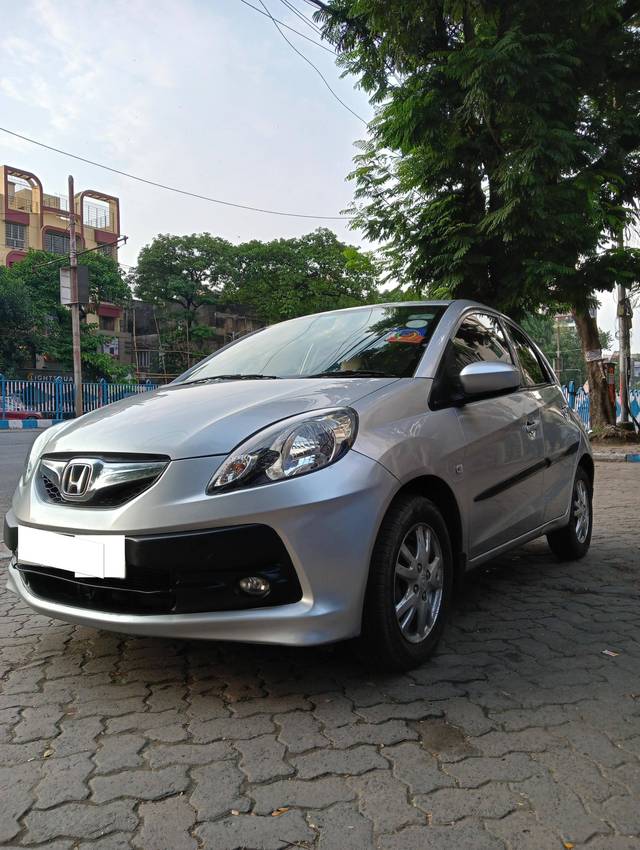 https://images10.gaadi.com/usedcar_image/4194074/original/processed_0a559065f0c28fa8285d3f4063c96e8a.jpg?imwidth=6401