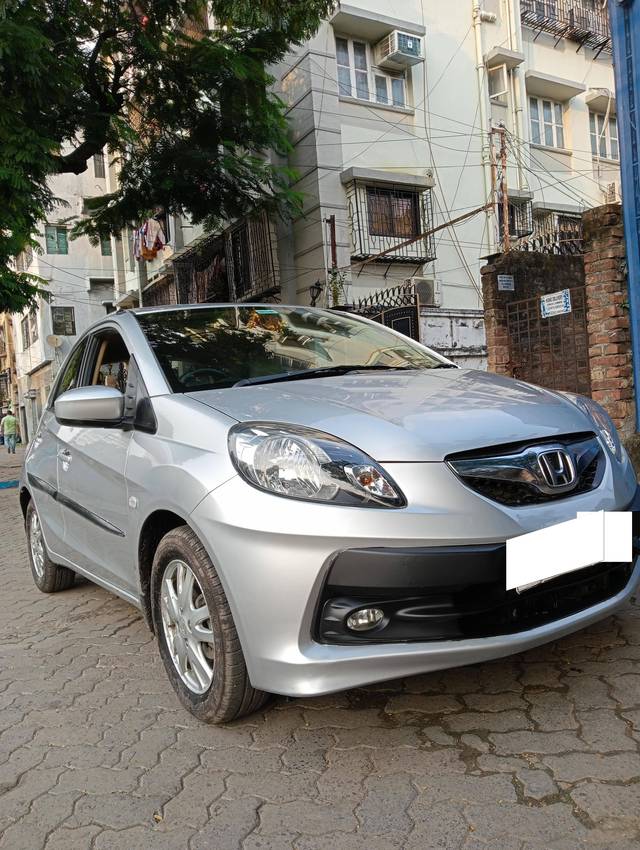 https://images10.gaadi.com/usedcar_image/4194074/original/processed_84b2ea6b0d15add40530f7fbb7c04f47.jpg?imwidth=6400