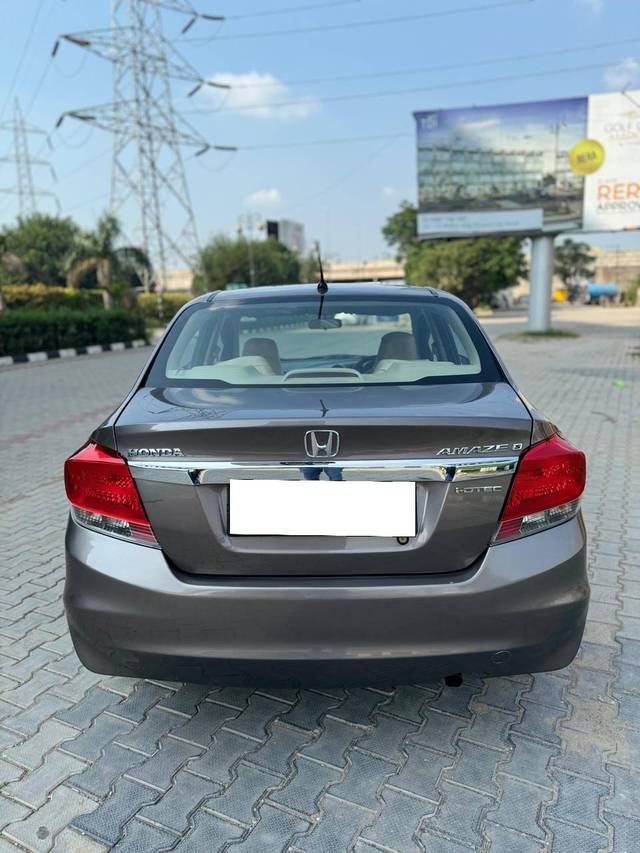 https://images10.gaadi.com/usedcar_image/4194081/original/processed_109d1048d699b32efc0e56b4ddf5a641.jpg?imwidth=6402