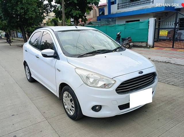 https://images10.gaadi.com/usedcar_image/4194092/original/processed_03eae7e5cf056fd05aaba271c9ab817c.jpg?imwidth=6400