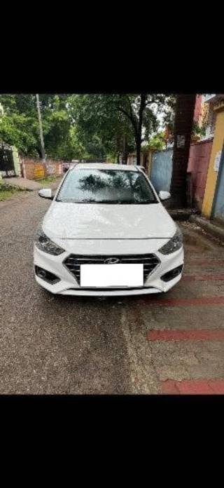 Hyundai Verna 2017-2020 Hyundai Verna VTVT 1.6 SX