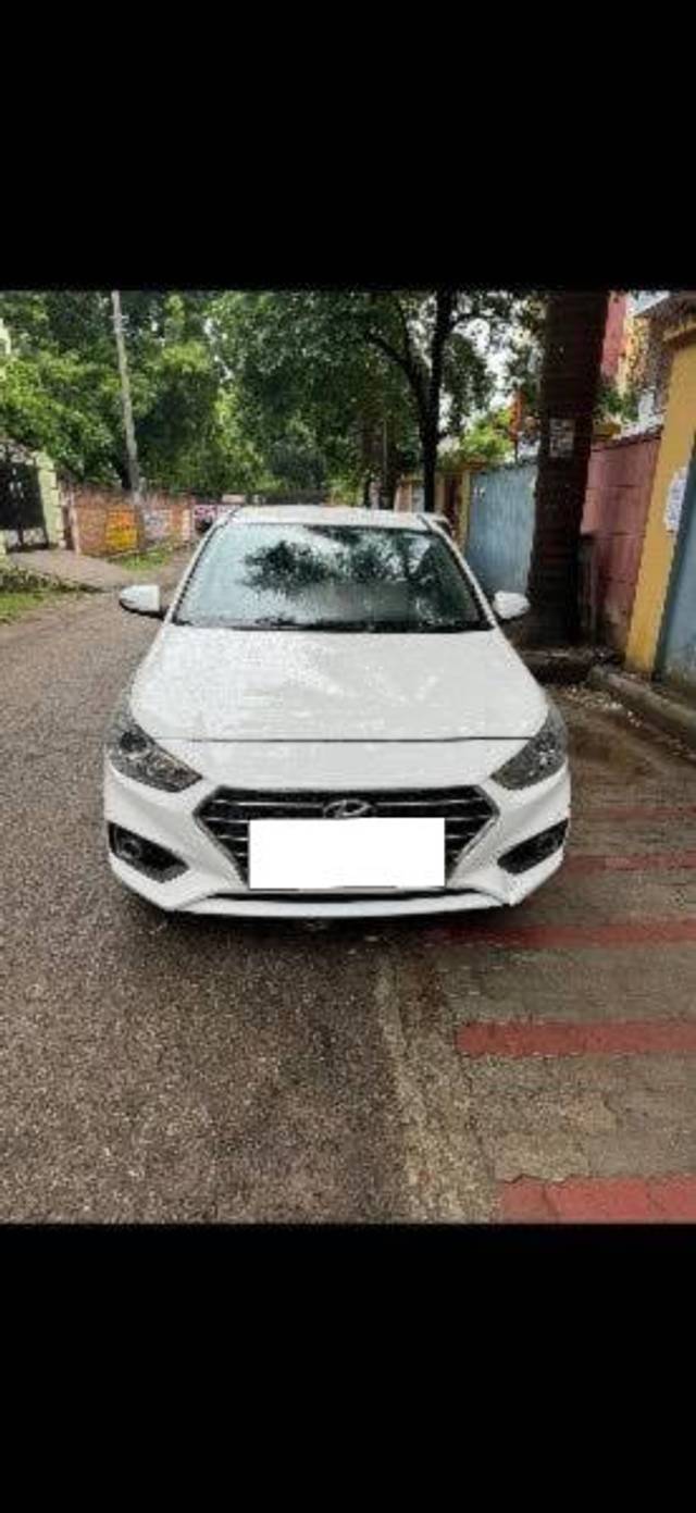 https://images10.gaadi.com/usedcar_image/4194093/original/processed_2bcc2d5a-b22d-4a1d-8130-fd07db942efd.jpg?imwidth=6400