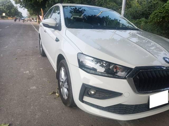 https://images10.gaadi.com/usedcar_image/4194146/original/processed_746feff6-434f-481c-9d1d-df30c8d18a27.jpg?imwidth=6400