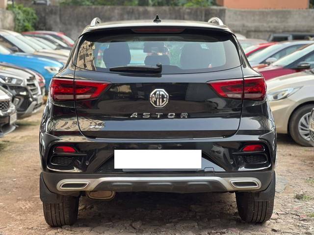 https://images10.gaadi.com/usedcar_image/4194157/original/processed_2e7817c507b9c2a81acc304856ad35d7.jpg?imwidth=6401