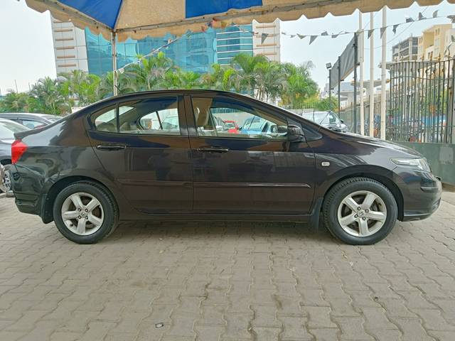 https://images10.gaadi.com/usedcar_image/4194194/original/6dda67c0a1ca1a37c06a058b3e70a7fb.jpeg?imwidth=6401