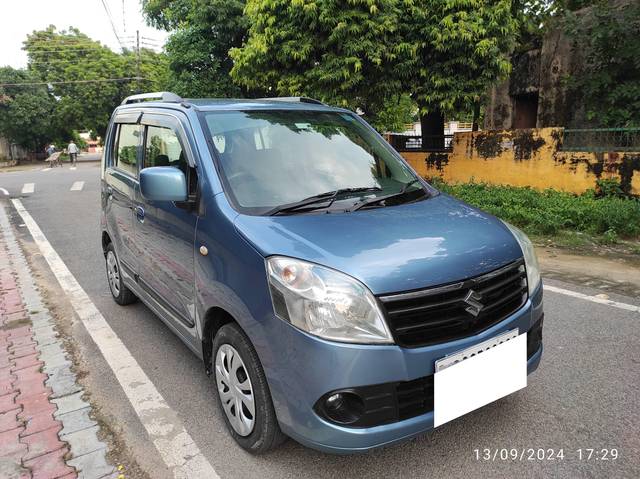 https://images10.gaadi.com/usedcar_image/4194240/original/processed_bddd7531172e258c3e75c075546e6b98.jpg?imwidth=6400