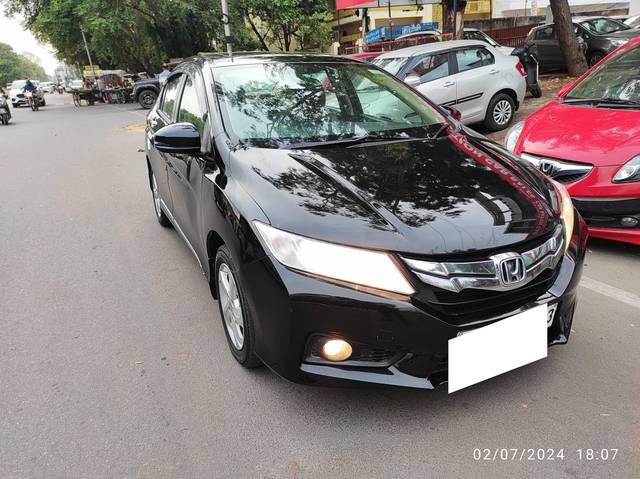 https://images10.gaadi.com/usedcar_image/4194256/original/processed_16e35fd63c074404be59d36c1234ec33.jpg?imwidth=6400