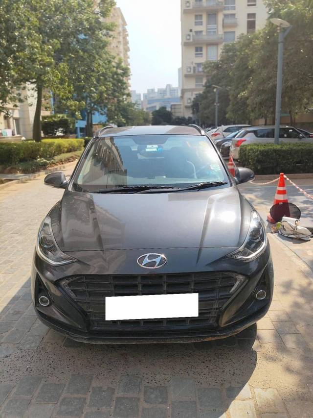 https://images10.gaadi.com/usedcar_image/4194311/original/processed_62845bf90699a0eb8e696ae06f1adf60.jpg?imwidth=6400