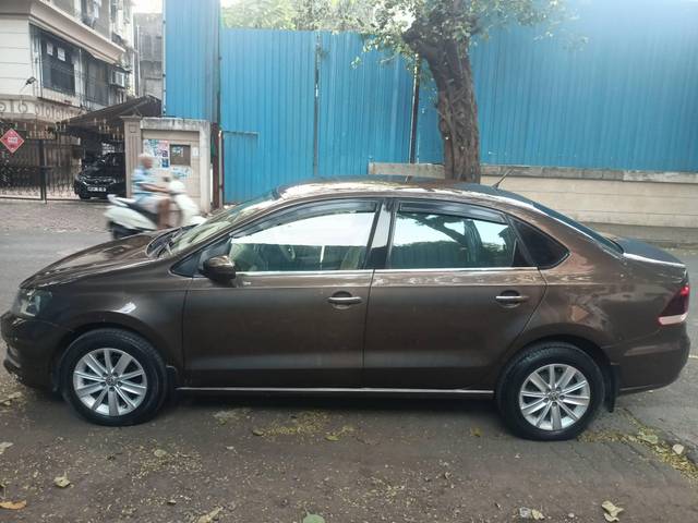 https://images10.gaadi.com/usedcar_image/4194559/original/processed_8fffc512aa7a99da4de01bcffc8ee553.jpg?imwidth=6402