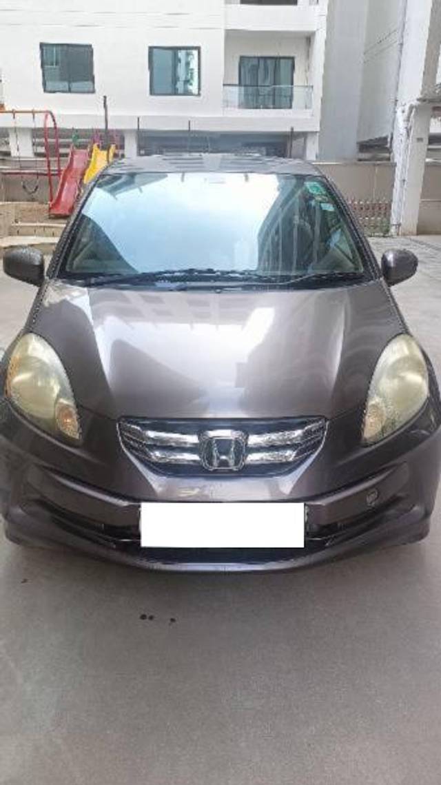 https://images10.gaadi.com/usedcar_image/4194603/original/processed_849a13d3-04b9-490c-a801-5710bd2d783c.jpg?imwidth=6400