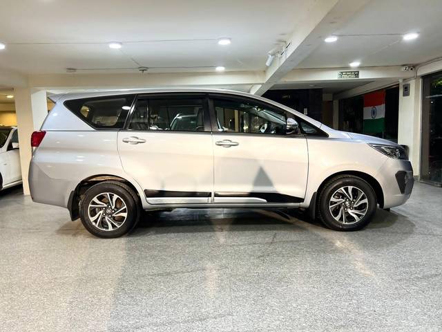 https://images10.gaadi.com/usedcar_image/4194614/original/processed_4c62718bca4e02756a73cdb8d4cd8c63.jpg?imwidth=6401