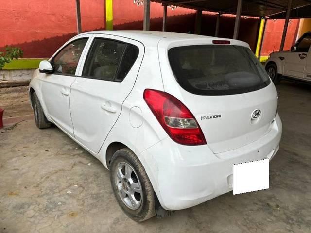 https://images10.gaadi.com/usedcar_image/4194647/original/processed_4d749e6a-e52a-47fa-8fa4-93549fad2903.jpg?imwidth=6402