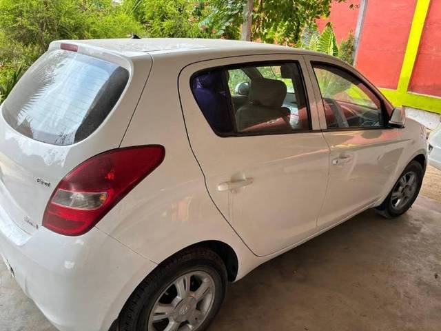 https://images10.gaadi.com/usedcar_image/4194647/original/processed_60020473-f122-4b9a-b6ef-45d76bb142b0.jpg?imwidth=6401