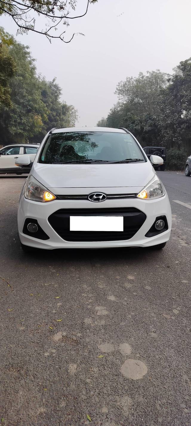 https://images10.gaadi.com/usedcar_image/4194664/original/processed_b325fe9bd679228a70ca08674e354477.jpg?imwidth=6402