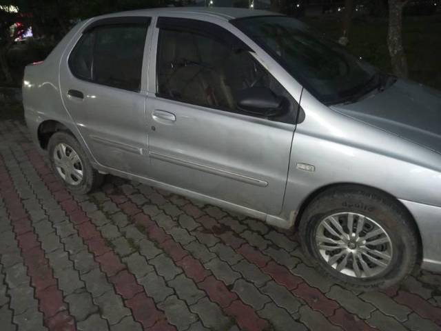 https://images10.gaadi.com/usedcar_image/4194744/original/processed_4897e554-7558-4485-99cf-37b6208d3906.jpg?imwidth=6400