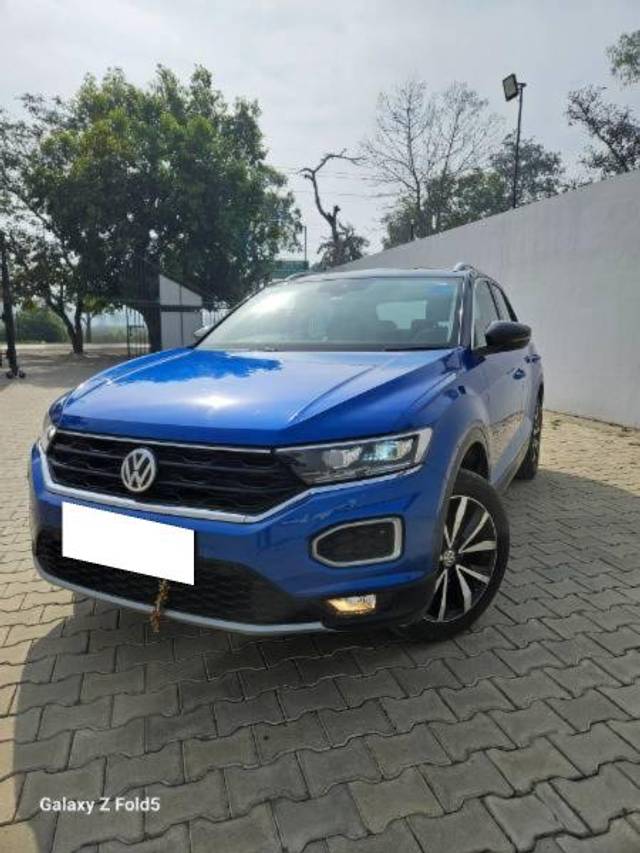 https://images10.gaadi.com/usedcar_image/4194980/original/processed_2c62c0f7-69d2-48bc-8ea2-d1a488ba1ea0.jpg?imwidth=6402