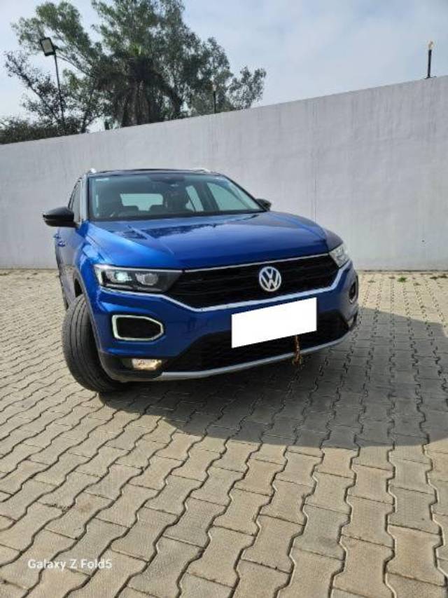 https://images10.gaadi.com/usedcar_image/4194980/original/processed_8321ca12-30d5-47fa-878c-92ab94eaaae7.jpg?imwidth=6400