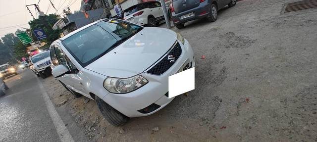 https://images10.gaadi.com/usedcar_image/4195071/original/processed_7968009e-3240-4a11-80a9-3aad5bd8f433.jpg?imwidth=6400