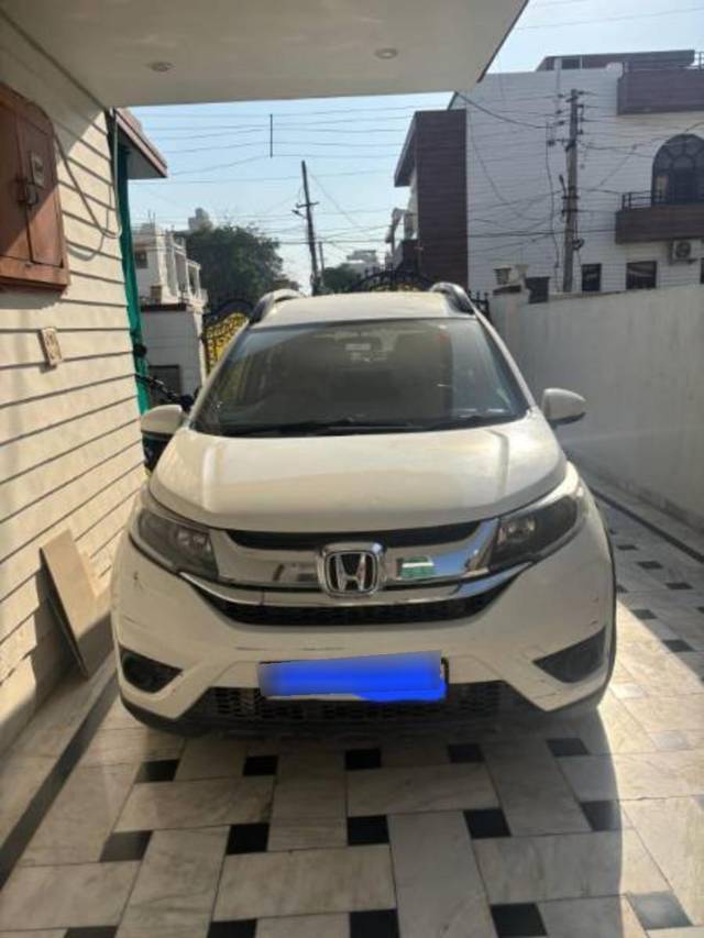 https://images10.gaadi.com/usedcar_image/4195111/original/processed_1d509b86-5bbb-437d-8f41-a8bf18bb6d99.jpg?imwidth=6400