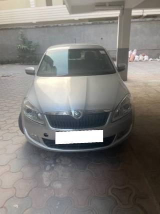 Skoda Rapid 2014-2016 Skoda Rapid Zeal 1.6 MPI Elegance Plus