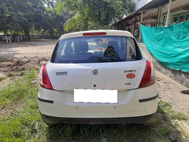 https://images10.gaadi.com/usedcar_image/4195156/original/processed_cc32e659-31a4-4b25-95bd-565d3fc19c7d.jpg?imwidth=6402