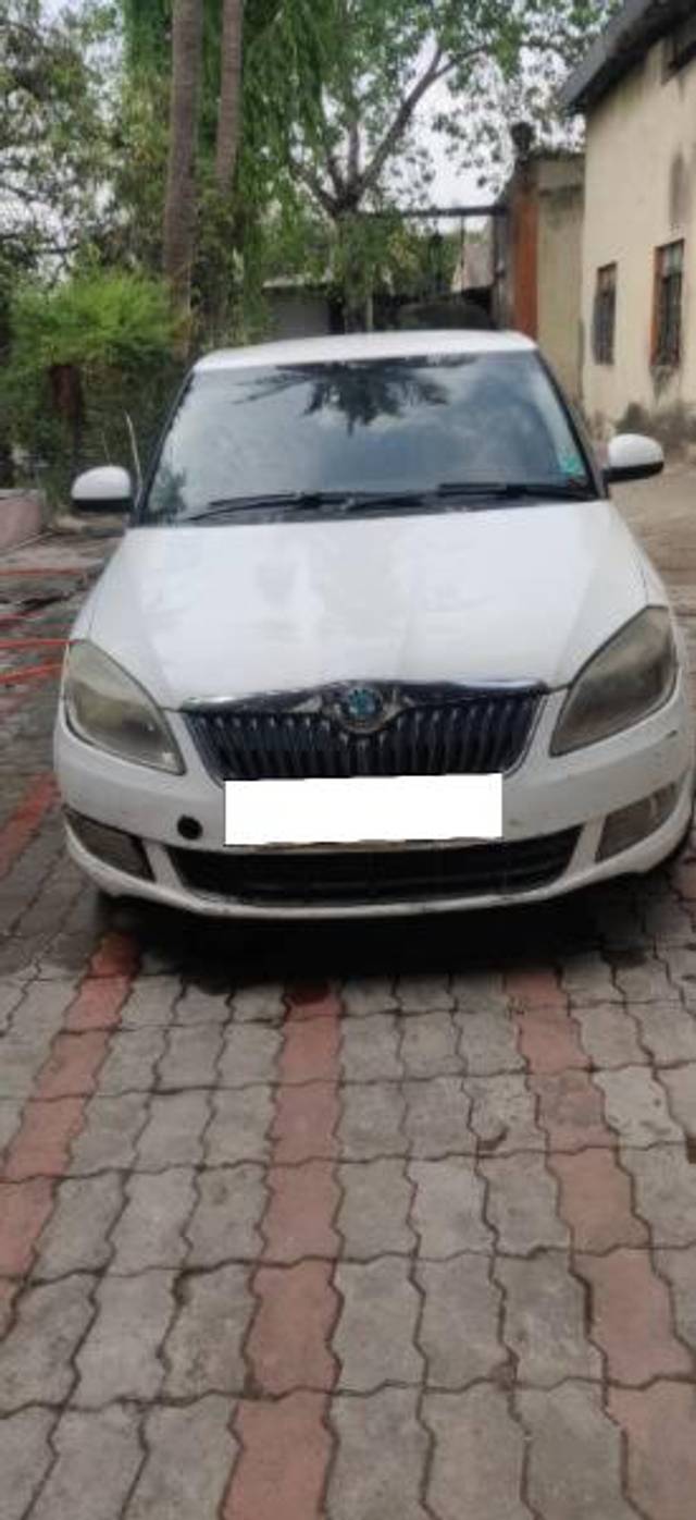 https://images10.gaadi.com/usedcar_image/4195202/original/processed_0b21ce2e-2c66-403d-afb4-5b9289f83eec.jpg?imwidth=6400