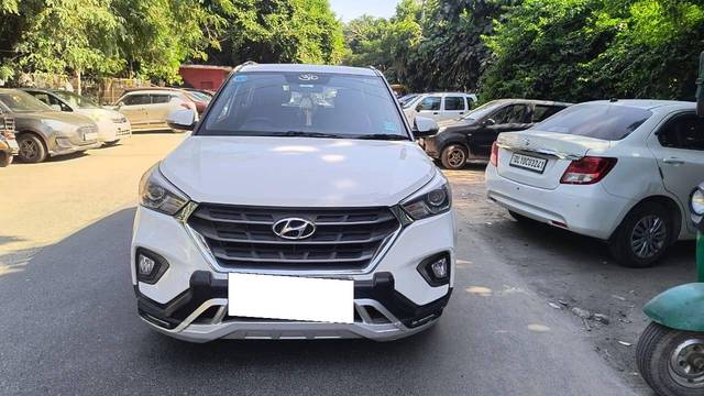 https://images10.gaadi.com/usedcar_image/4195244/original/processed_805b8f6d0cdc4403296501026fe838b1.jpg?imwidth=6400