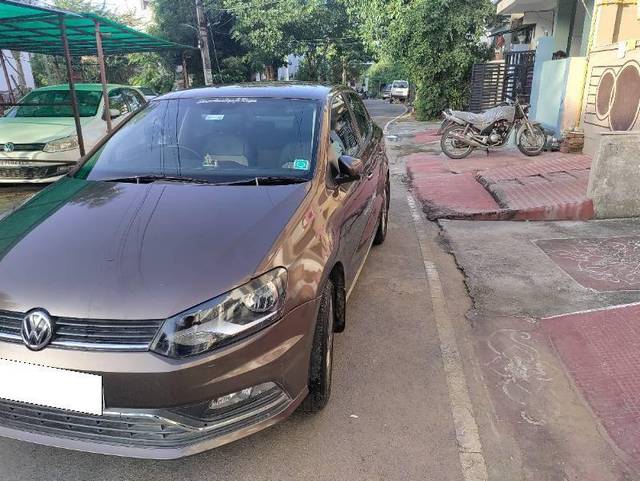 https://images10.gaadi.com/usedcar_image/4195273/original/732a5d5857b932a97f84ed00b9391834.jpg?imwidth=6402