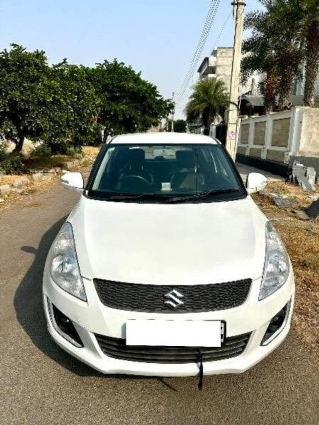 https://images10.gaadi.com/usedcar_image/4195305/original/processed_19b47ca7-5b32-44fc-b162-5769fe6ddfaf.jpg?imwidth=6400