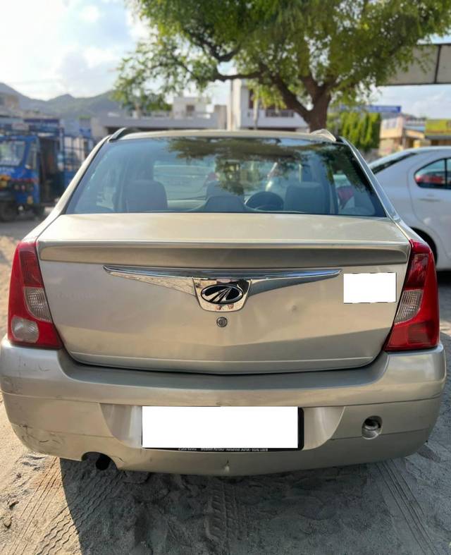 https://images10.gaadi.com/usedcar_image/4195335/original/processed_a5061e2218a9e2422a3601eb280324aa.jpg?imwidth=6402