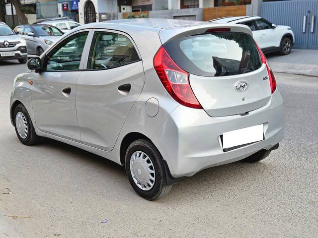 https://images10.gaadi.com/usedcar_image/4195360/original/processed_41e379ea4e1316ffa289f5adf7120ac2.jpg?imwidth=6401