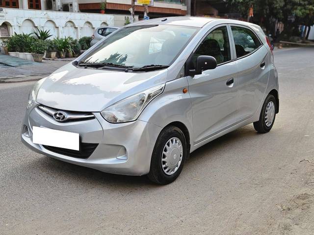 https://images10.gaadi.com/usedcar_image/4195360/original/processed_869ae17ad0c3a0d348c9abaf6ee70119.jpg?imwidth=6402