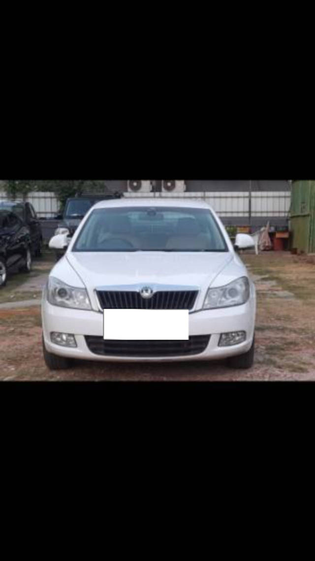 https://images10.gaadi.com/usedcar_image/4195362/original/processed_0a6a0b0d-a729-470a-a5c3-58a0839af550.png?imwidth=6400