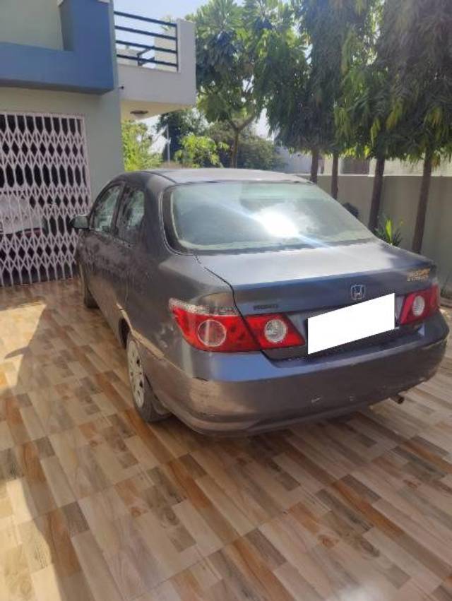 https://images10.gaadi.com/usedcar_image/4195366/original/processed_218c83ed-05c1-4284-94e0-5b69415a4bdc.jpg?imwidth=6400