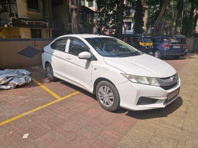 https://images10.gaadi.com/usedcar_image/4195412/original/processed_cd33bad7-67a1-4a72-ab86-60028934b8f8.jpg?imwidth=6400