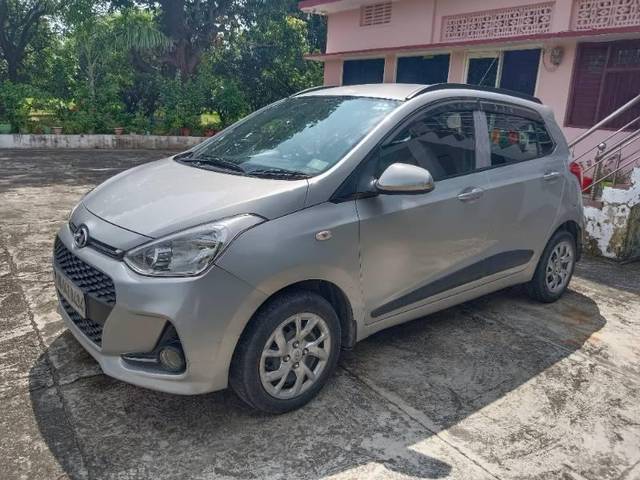 https://images10.gaadi.com/usedcar_image/4195468/original/processed_463007e3-42fe-4cb6-b912-d1033e1bf9a8.jpg?imwidth=6400