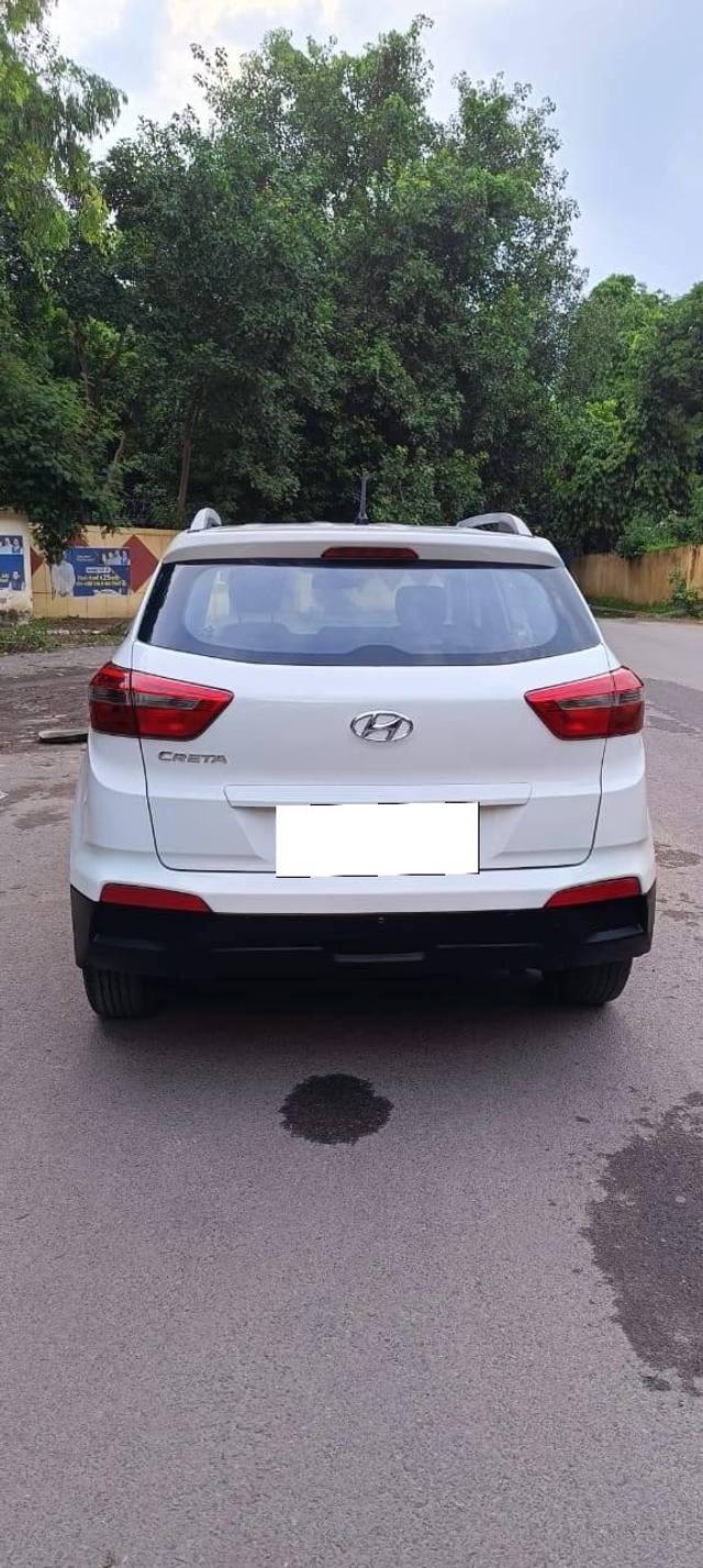 https://images10.gaadi.com/usedcar_image/4195502/original/processed_40c2b1885f537f9e2ccf24c90759b798.jpg?imwidth=6402