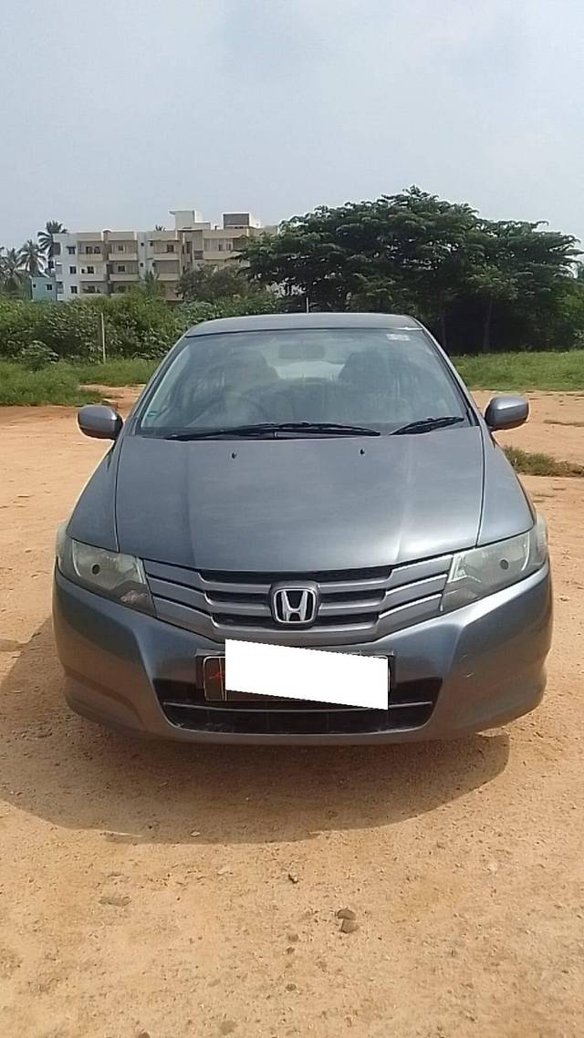 https://images10.gaadi.com/usedcar_image/4195662/original/processed_cc5144648d310b73686bdaae6d180bab.jpg?imwidth=6400