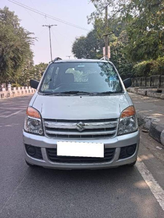 https://images10.gaadi.com/usedcar_image/4195672/original/50d06637d7d8e3a895484503ff1e6215.jpg?imwidth=6400