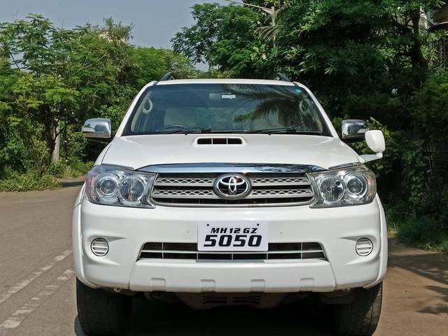 https://images10.gaadi.com/usedcar_image/4195716/original/processed_cc1b3e1b6dd1640563f6f594d743d9c3.jpg?imwidth=6400