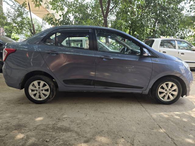 https://images10.gaadi.com/usedcar_image/4195755/original/processed_f746d8f67995b5f36eb794ed2b80a5de.jpg?imwidth=6401