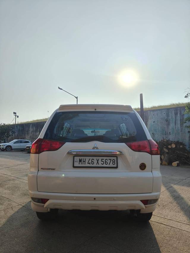 https://images10.gaadi.com/usedcar_image/4195829/original/processed_8be7fd73614d928b3347403406fa8093.jpg?imwidth=6402