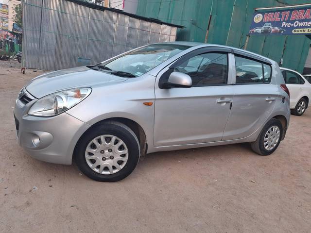 https://images10.gaadi.com/usedcar_image/4196100/original/processed_a0f734a510ed907116a7cdeb6824105a.jpg?imwidth=6400