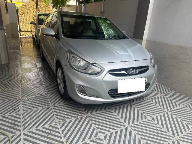 https://images10.gaadi.com/usedcar_image/4196153/original/processed_0e00cb14-85bc-4089-8de2-aa635c219c38.jpeg?imwidth=6400