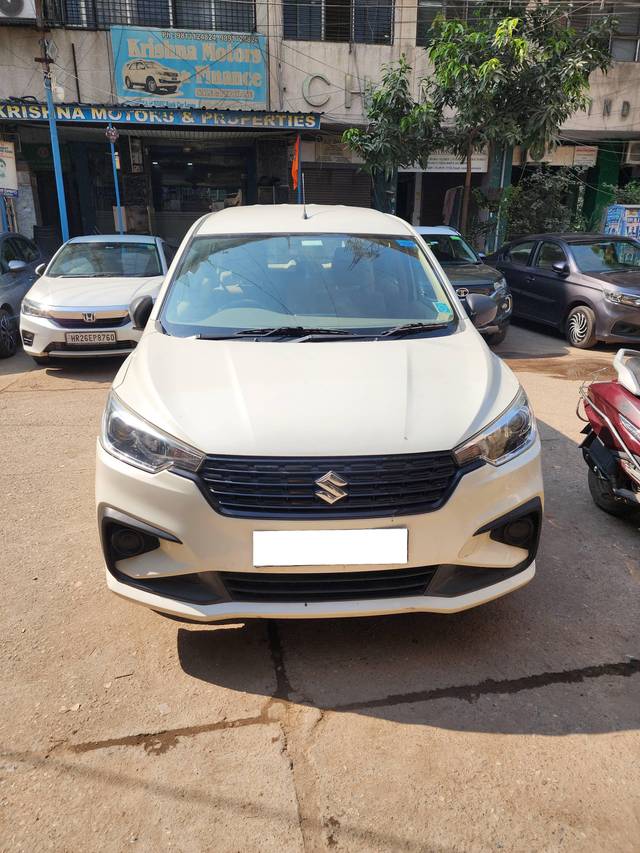 https://images10.gaadi.com/usedcar_image/4196167/original/processed_54c6ff33af4a3dd1ec1232d2b39a5bc0.jpg?imwidth=6400