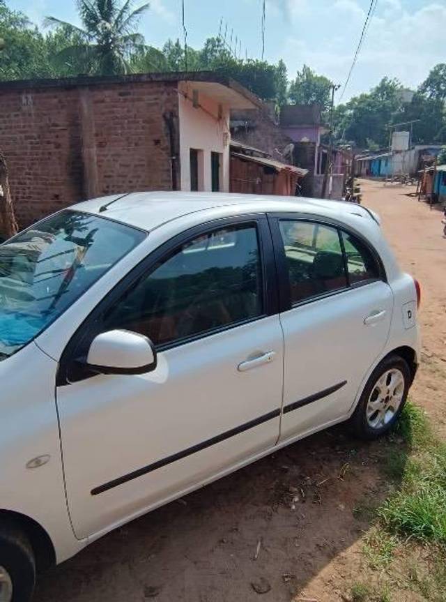 https://images10.gaadi.com/usedcar_image/4196172/original/processed_182c7728-30a5-4399-b59f-cded209a4a91.jpg?imwidth=6402