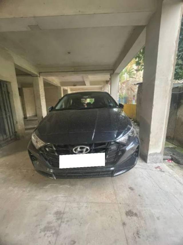 https://images10.gaadi.com/usedcar_image/4196284/original/processed_feecd241-367e-4c38-9293-2705f87c210c.jpg?imwidth=6400